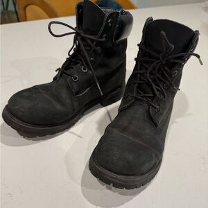 Size 8.5 Womens Black Timberland boots